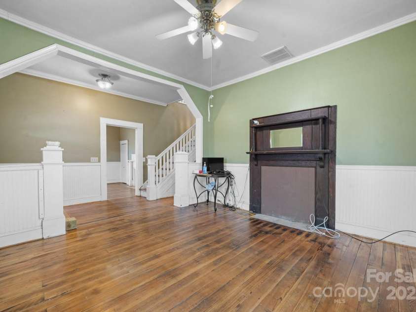 1810 1st Avenue, Hickory, NC 28602.  MLS# CAR4239696, YatesRealty ID 4080. 