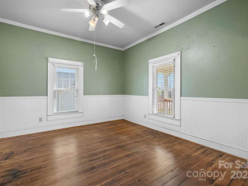 1810 1st Avenue, Hickory, NC 28602.  MLS# CAR4239696, YatesRealty ID 4080. 