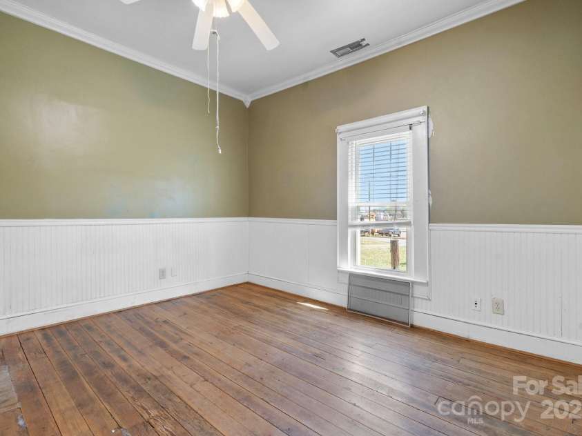 1810 1st Avenue, Hickory, NC 28602.  MLS# CAR4239696, YatesRealty ID 4080. 