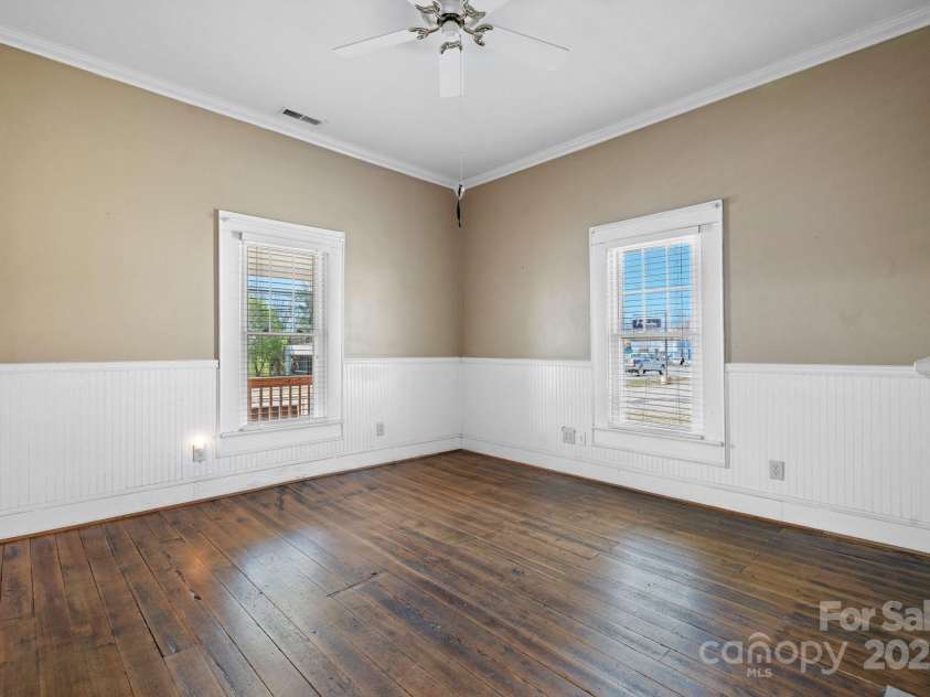 1810 1st Avenue, Hickory, NC 28602.  MLS# CAR4239696, YatesRealty ID 4080. 