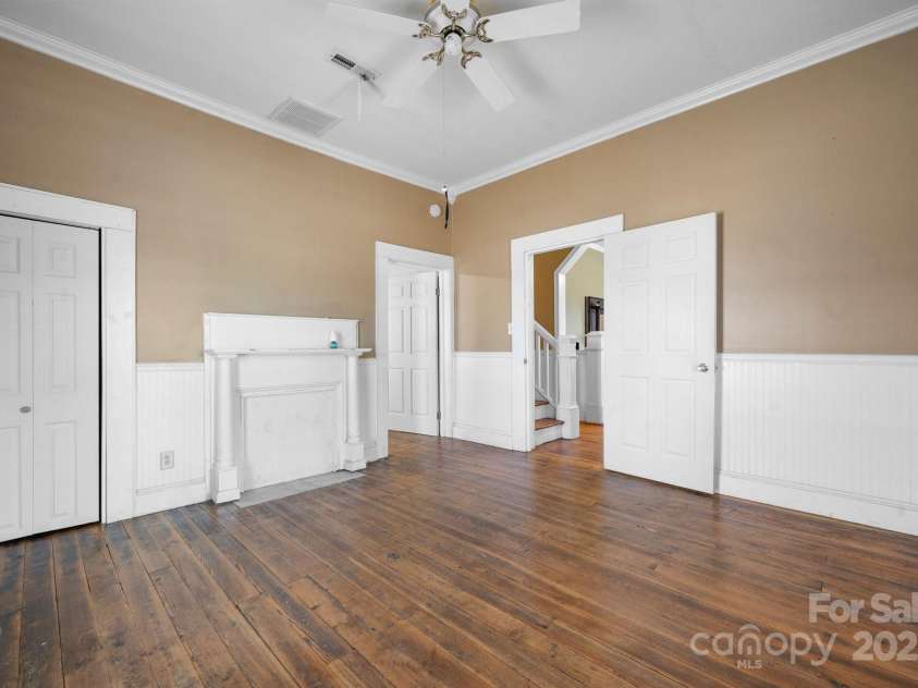 1810 1st Avenue, Hickory, NC 28602.  MLS# CAR4239696, YatesRealty ID 4080. 