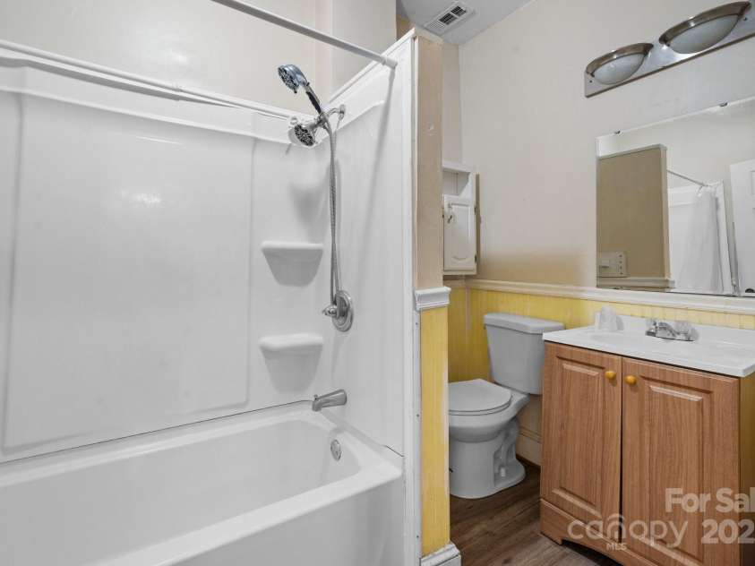 1810 1st Avenue, Hickory, NC 28602.  MLS# CAR4239696, YatesRealty ID 4080. 