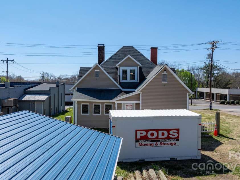 1810 1st Avenue, Hickory, NC 28602.  MLS# CAR4239696, YatesRealty ID 4080. 