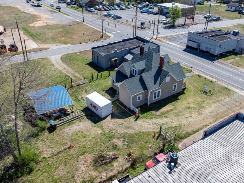 1810 1st Avenue, Hickory, NC 28602.  MLS# CAR4239696, YatesRealty ID 4080. 