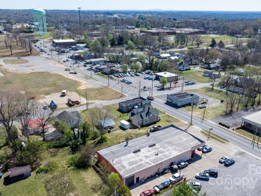1810 1st Avenue, Hickory, NC 28602.  MLS# CAR4239696, YatesRealty ID 4080. 