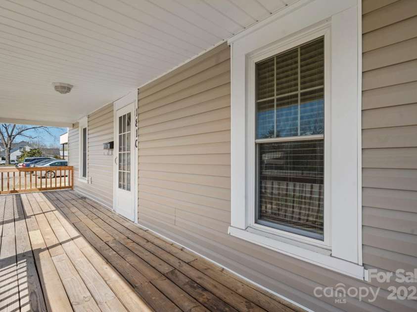 1810 1st Avenue, Hickory, NC 28602.  MLS# CAR4239696, YatesRealty ID 4080. 