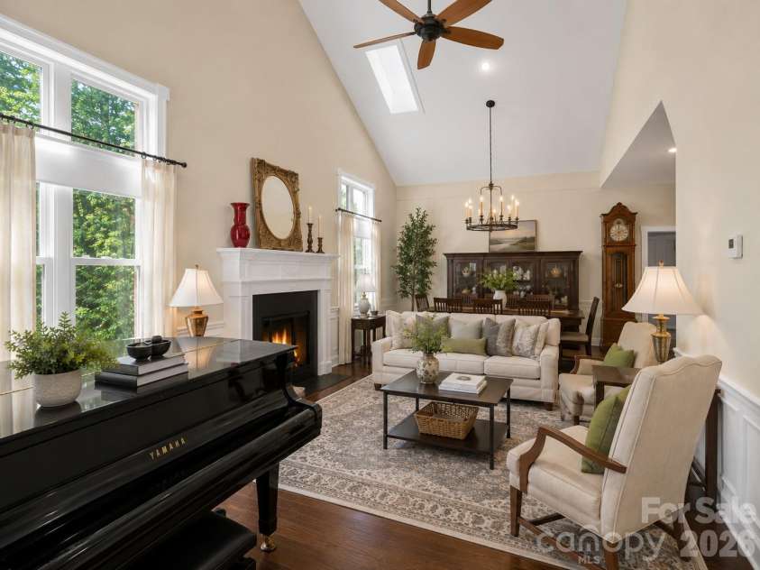 725 Pine Street, Hendersonville, NC 28739.  MLS# CAR4408178, YatesRealty ID 40802. Virtually staged