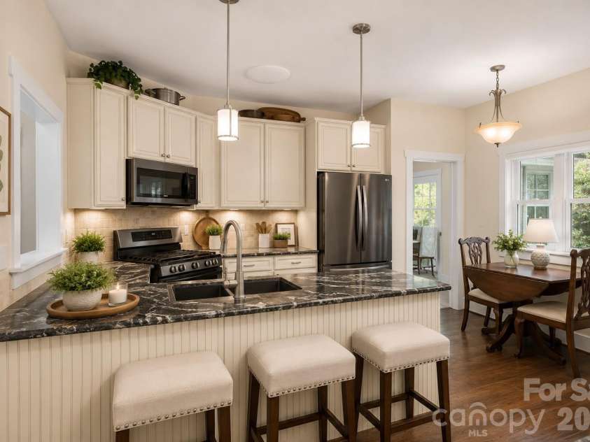 725 Pine Street, Hendersonville, NC 28739.  MLS# CAR4408178, YatesRealty ID 40802. Virtually staged