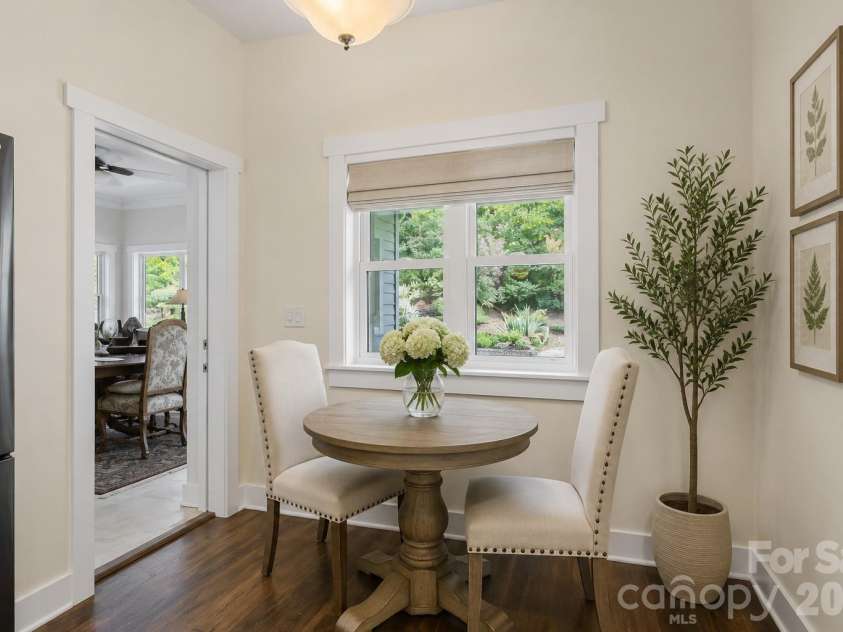 725 Pine Street, Hendersonville, NC 28739.  MLS# CAR4408178, YatesRealty ID 40802. Virtually staged