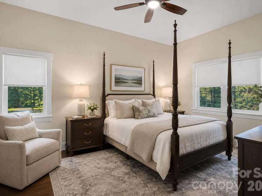 725 Pine Street, Hendersonville, NC 28739.  MLS# CAR4408178, YatesRealty ID 40802. Virtually staged