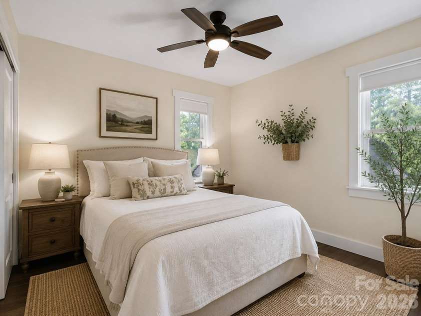 725 Pine Street, Hendersonville, NC 28739.  MLS# CAR4408178, YatesRealty ID 40802. Virtually staged