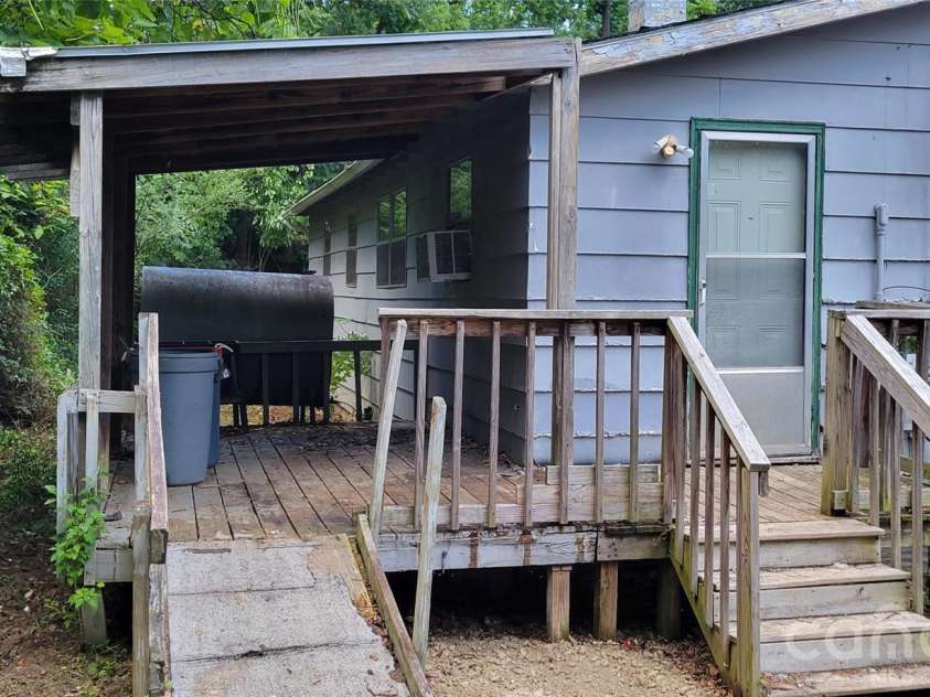 76 Webb Cove Road, Asheville, NC 28804.  MLS# CAR4406502, YatesRealty ID 40804. 