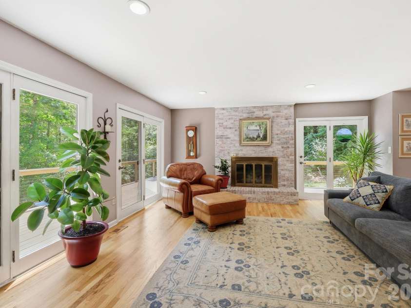 202 Riva Ridge Drive, Fairview, NC 28730.  MLS# CAR4397168, YatesRealty ID 40805. 
