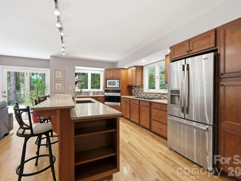 202 Riva Ridge Drive, Fairview, NC 28730.  MLS# CAR4397168, YatesRealty ID 40805. 