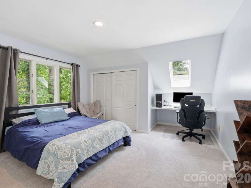 202 Riva Ridge Drive, Fairview, NC 28730.  MLS# CAR4397168, YatesRealty ID 40805. 