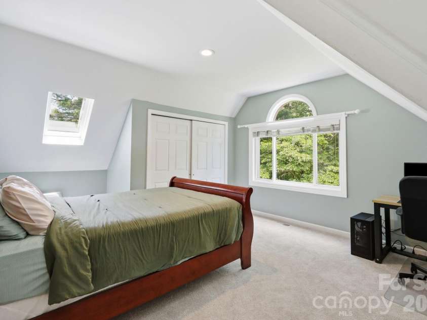202 Riva Ridge Drive, Fairview, NC 28730.  MLS# CAR4397168, YatesRealty ID 40805. 