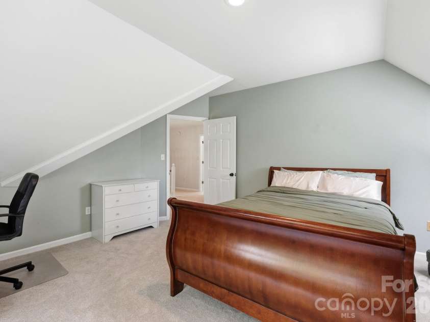202 Riva Ridge Drive, Fairview, NC 28730.  MLS# CAR4397168, YatesRealty ID 40805. 