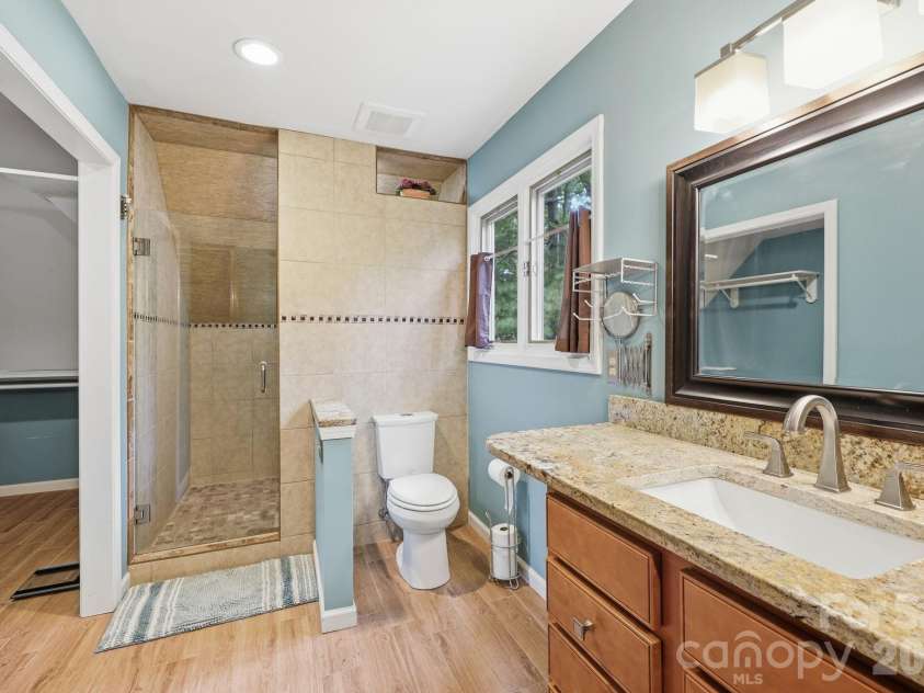 202 Riva Ridge Drive, Fairview, NC 28730.  MLS# CAR4397168, YatesRealty ID 40805. 