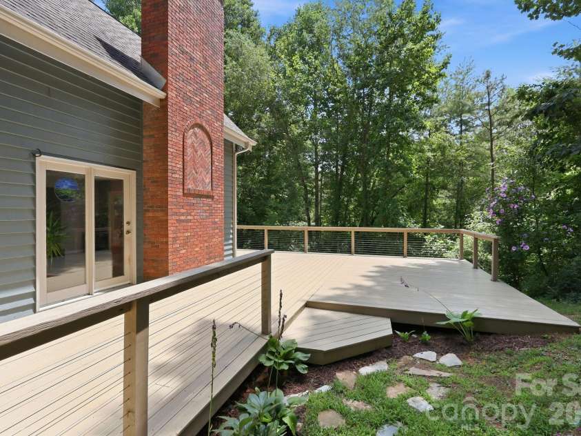 202 Riva Ridge Drive, Fairview, NC 28730.  MLS# CAR4397168, YatesRealty ID 40805. 