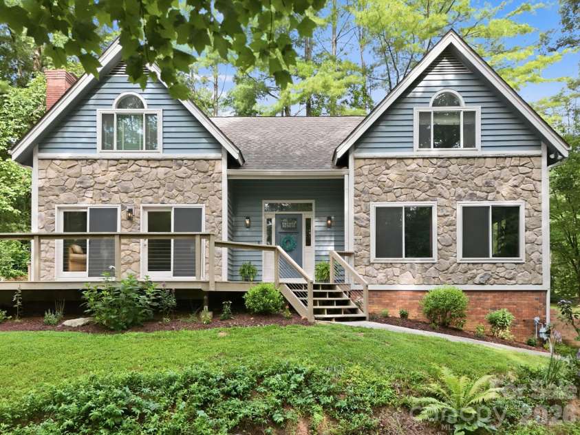 202 Riva Ridge Drive, Fairview, NC 28730.  MLS# CAR4397168, YatesRealty ID 40805. 