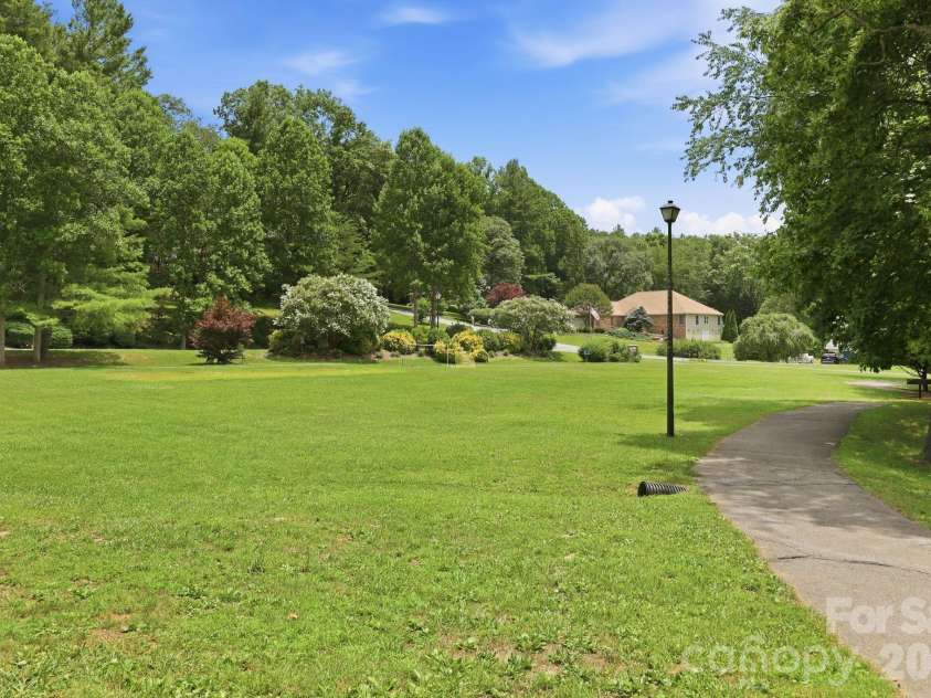 202 Riva Ridge Drive, Fairview, NC 28730.  MLS# CAR4397168, YatesRealty ID 40805. Neighborhood Park