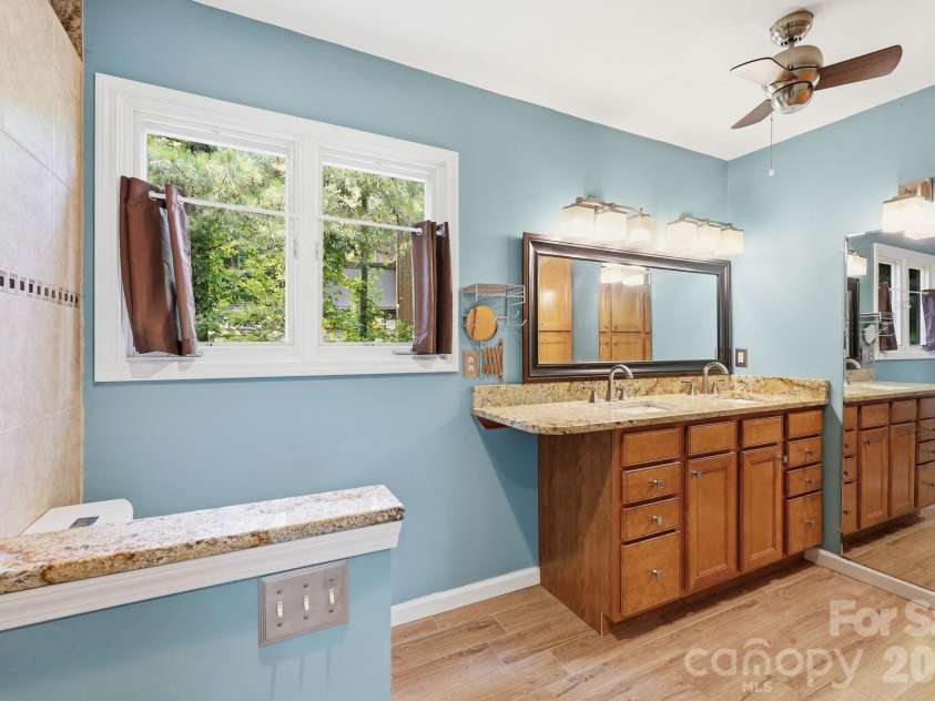 202 Riva Ridge Drive, Fairview, NC 28730.  MLS# CAR4397168, YatesRealty ID 40805. Primary bath