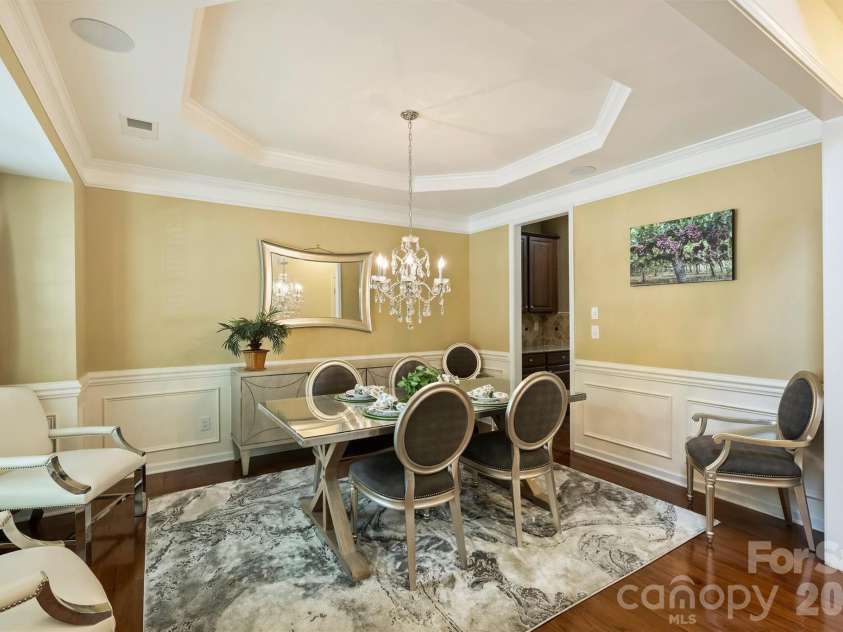 1914 Colony Line Court, Charlotte, NC 28210.  MLS# CAR4408295, YatesRealty ID 40806. 
