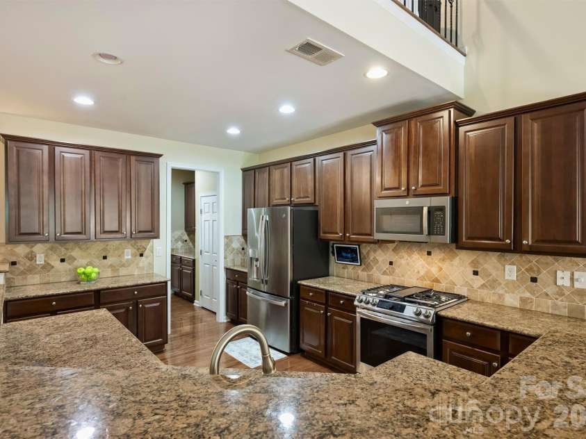 1914 Colony Line Court, Charlotte, NC 28210.  MLS# CAR4408295, YatesRealty ID 40806. 