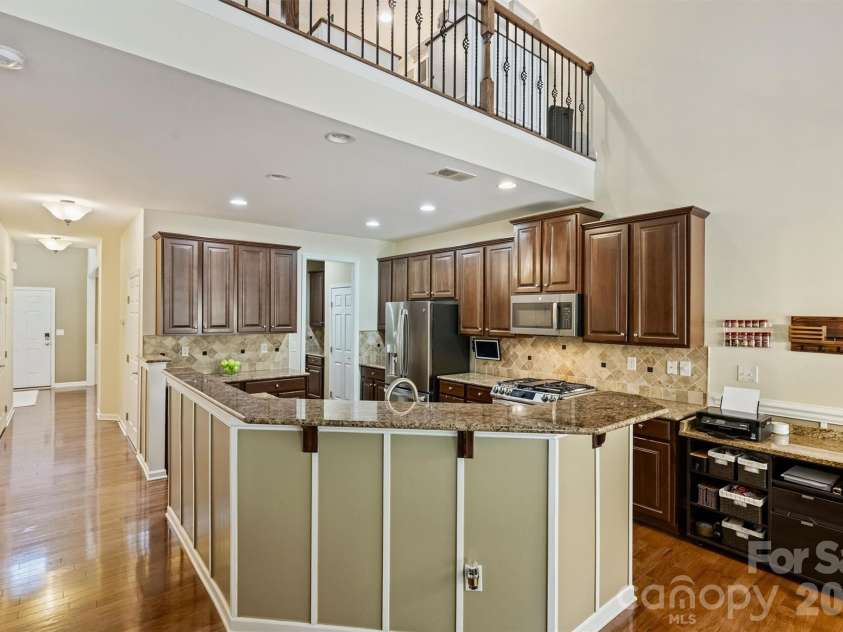 1914 Colony Line Court, Charlotte, NC 28210.  MLS# CAR4408295, YatesRealty ID 40806. 