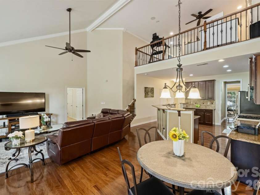 1914 Colony Line Court, Charlotte, NC 28210.  MLS# CAR4408295, YatesRealty ID 40806. 
