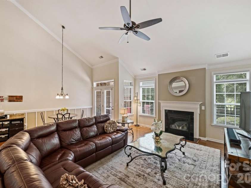 1914 Colony Line Court, Charlotte, NC 28210.  MLS# CAR4408295, YatesRealty ID 40806. 