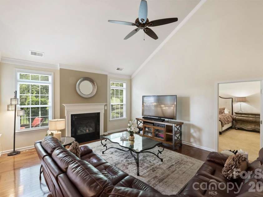 1914 Colony Line Court, Charlotte, NC 28210.  MLS# CAR4408295, YatesRealty ID 40806. 