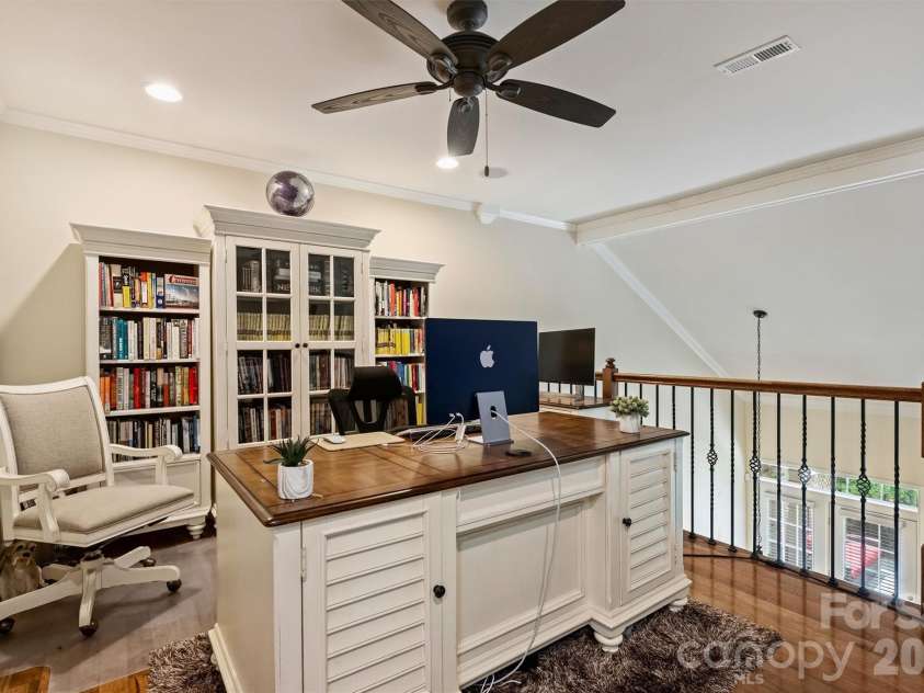1914 Colony Line Court, Charlotte, NC 28210.  MLS# CAR4408295, YatesRealty ID 40806. Loft