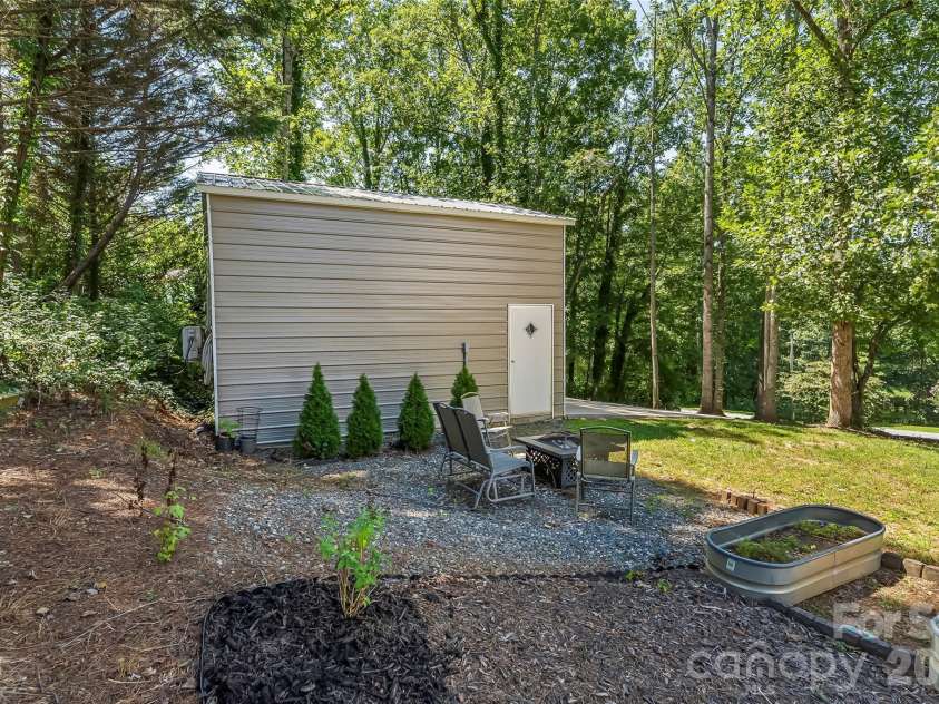 313 Springwood Drive, Valdese, NC 28690.  MLS# CAR4410397, YatesRealty ID 40807. 