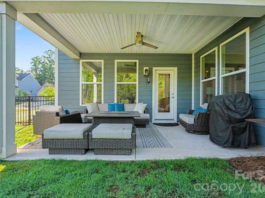 6043 Jepson Court, Charlotte, NC 28214.  MLS# CAR4410108, YatesRealty ID 40808. 