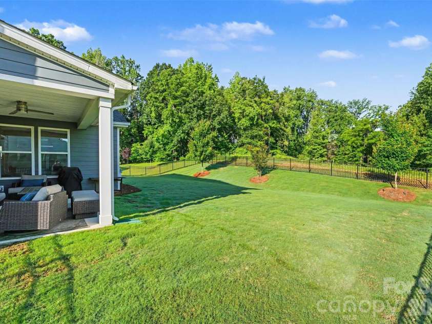 6043 Jepson Court, Charlotte, NC 28214.  MLS# CAR4410108, YatesRealty ID 40808. 