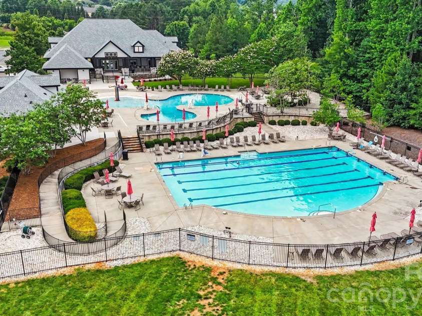 6043 Jepson Court, Charlotte, NC 28214.  MLS# CAR4410108, YatesRealty ID 40808. 