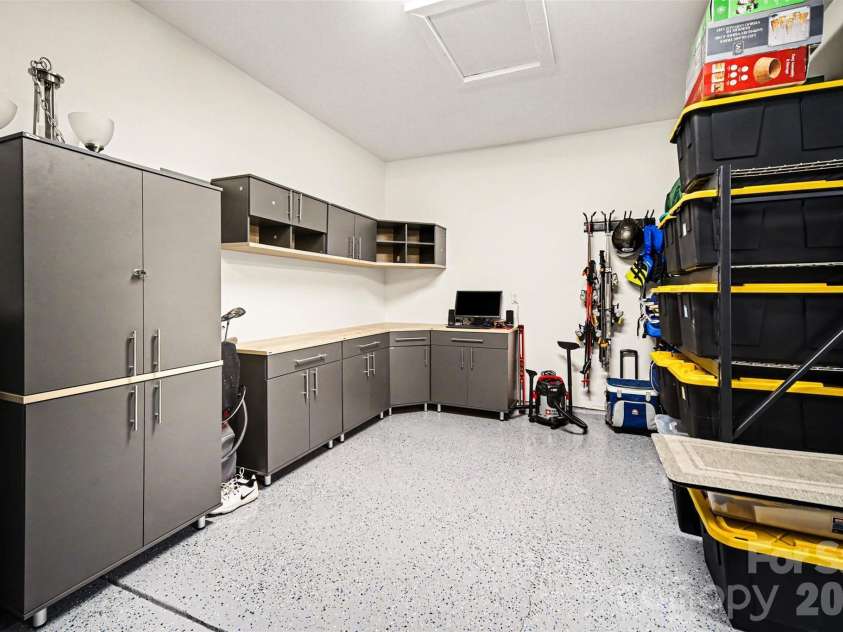 6043 Jepson Court, Charlotte, NC 28214.  MLS# CAR4410108, YatesRealty ID 40808. Garage (3rd space)