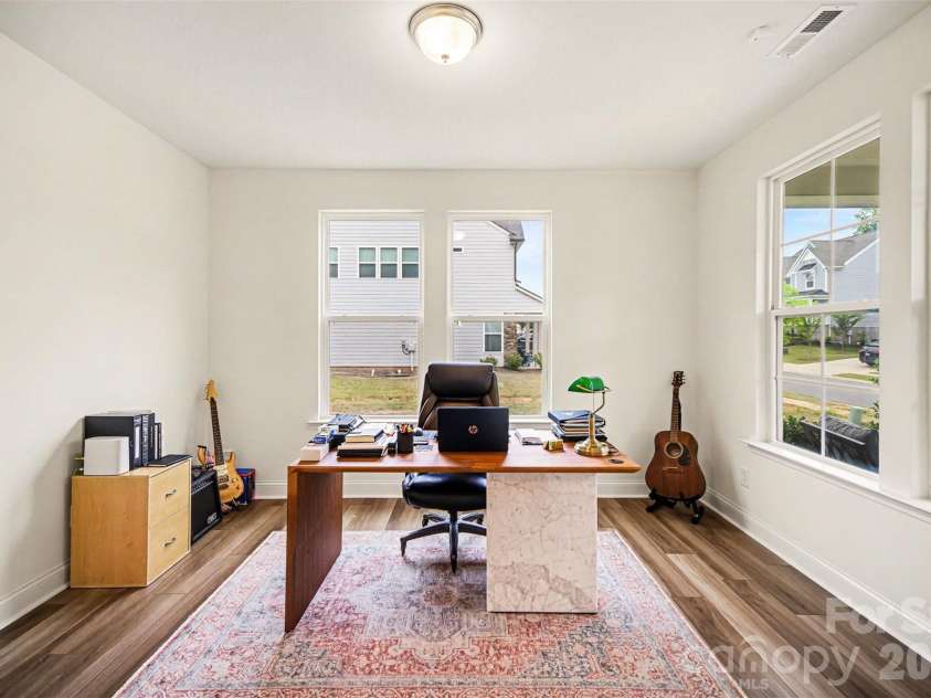 6043 Jepson Court, Charlotte, NC 28214.  MLS# CAR4410108, YatesRealty ID 40808. Study