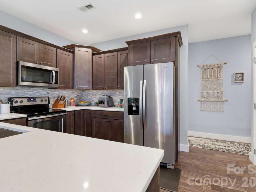 25 Linn Garden Lane, Swannanoa, NC 28778.  MLS# CAR4382392, YatesRealty ID 40809. 