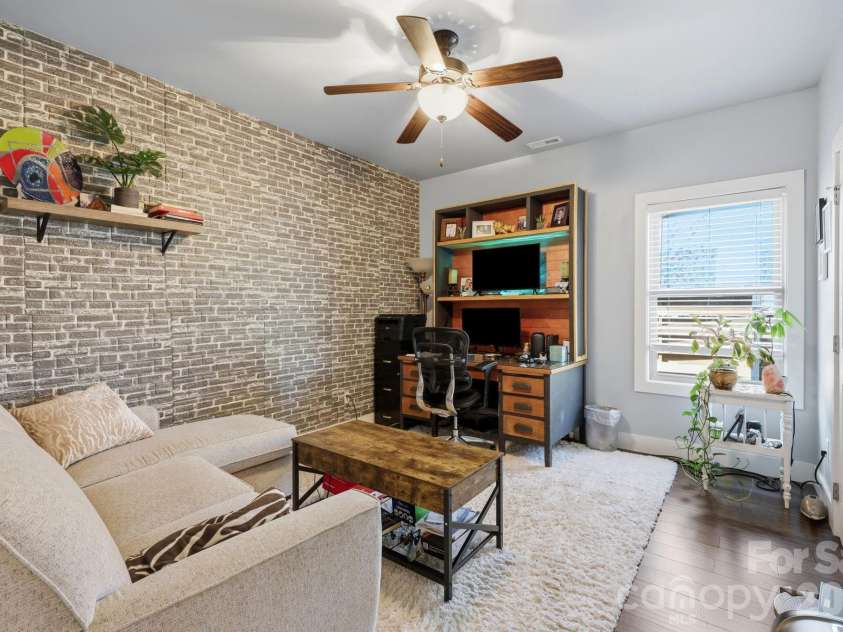 25 Linn Garden Lane, Swannanoa, NC 28778.  MLS# CAR4382392, YatesRealty ID 40809. 