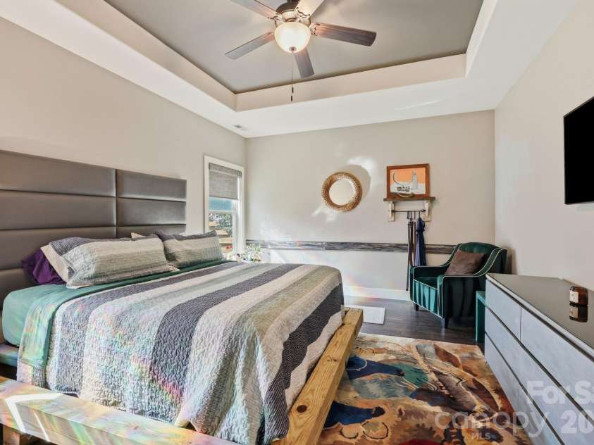 25 Linn Garden Lane, Swannanoa, NC 28778.  MLS# CAR4382392, YatesRealty ID 40809. 