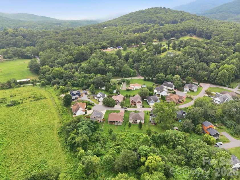25 Linn Garden Lane, Swannanoa, NC 28778.  MLS# CAR4382392, YatesRealty ID 40809. 