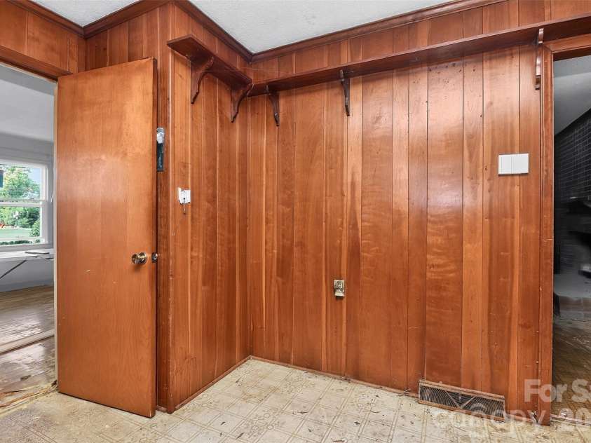 3234 Gardner Park Drive, Gastonia, NC 28054.  MLS# CAR4406902, YatesRealty ID 40811. 