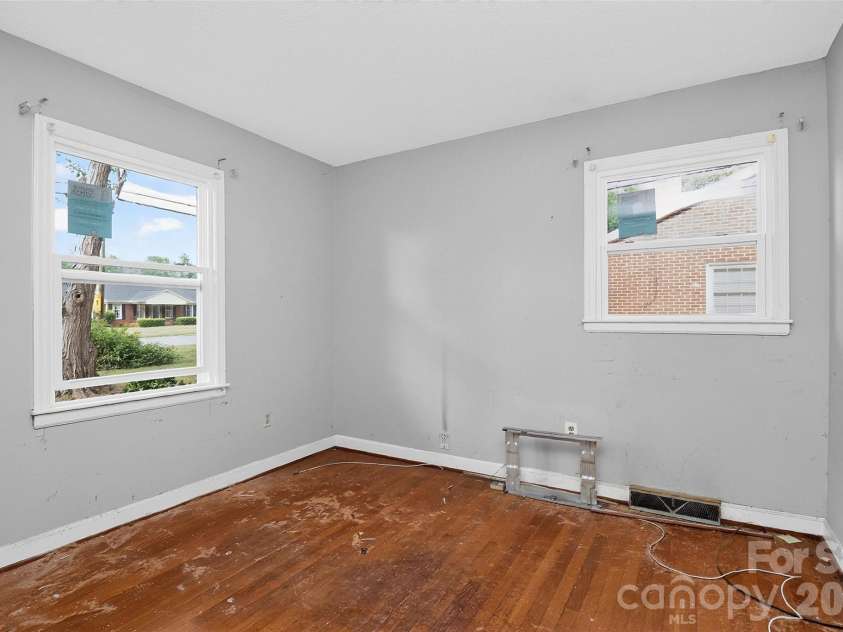 3234 Gardner Park Drive, Gastonia, NC 28054.  MLS# CAR4406902, YatesRealty ID 40811. 