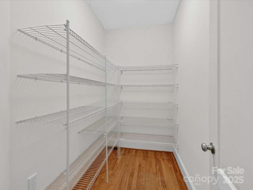 10007 Devereaux Drive, Matthews, NC 28105.  MLS# CAR4307264, YatesRealty ID 40812. Large walk-in pantry