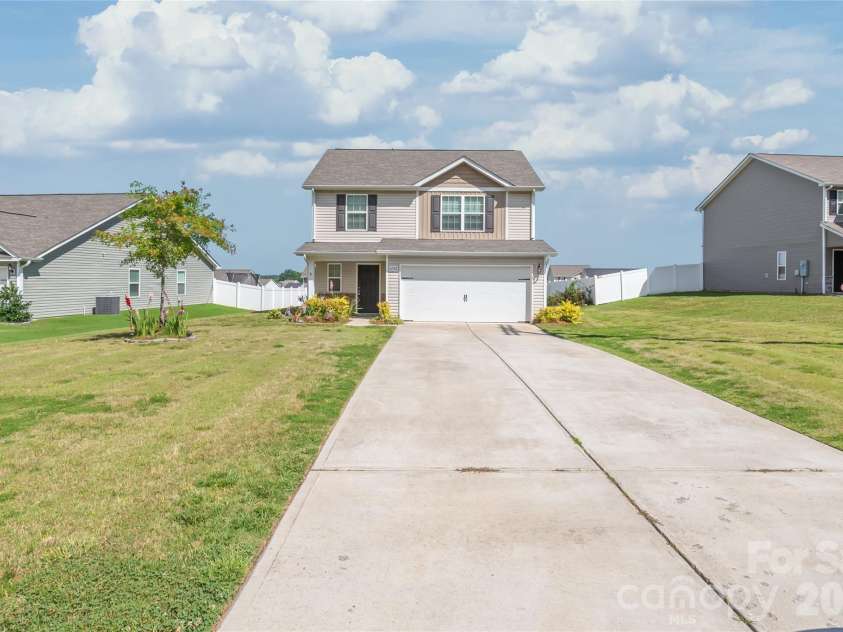 1232 Phifer Road, Kings Mountain, NC 28086.  MLS# CAR4361714, YatesRealty ID 40812. Long driveway for additional parking