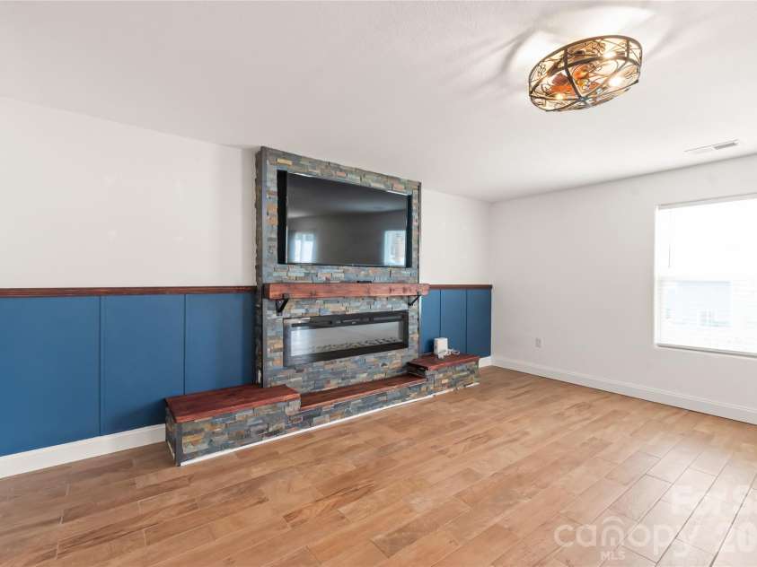 1232 Phifer Road, Kings Mountain, NC 28086.  MLS# CAR4361714, YatesRealty ID 40812. The mounted TV will remain