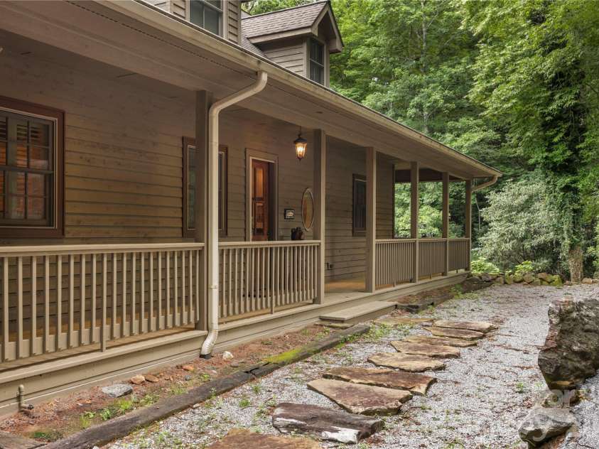 911 Buckberry Drive, Sapphire, NC 28774.  MLS# CAR4405145, YatesRealty ID 40813. 