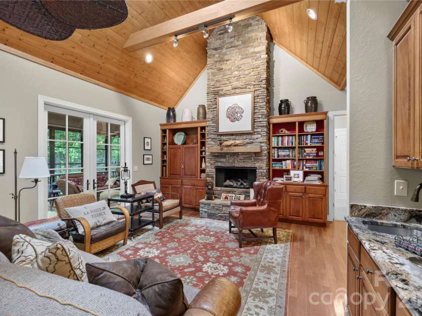 911 Buckberry Drive, Sapphire, NC 28774.  MLS# CAR4405145, YatesRealty ID 40813. 